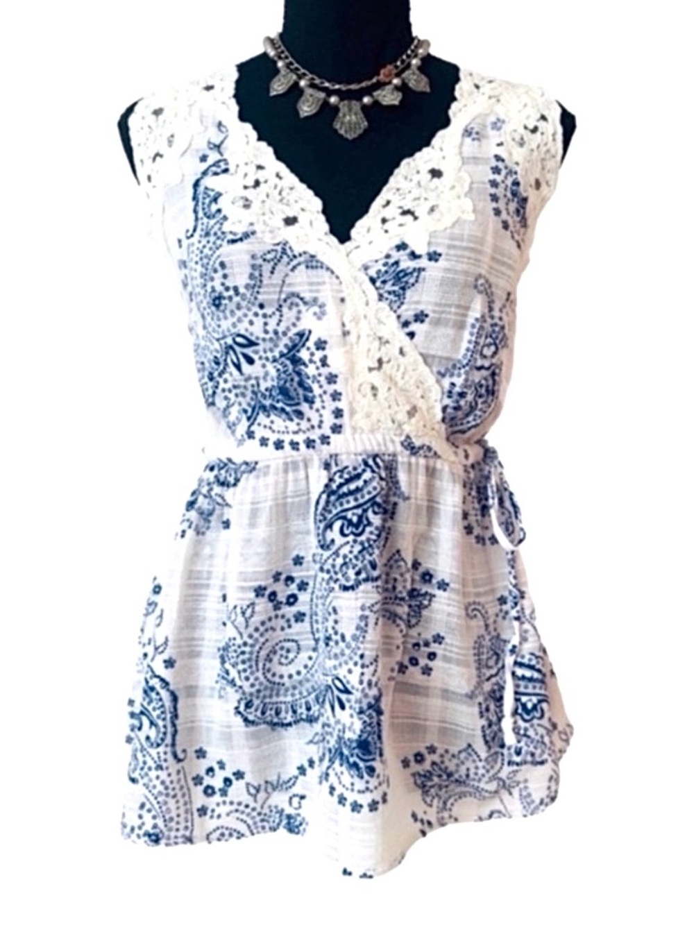 CAbi ~ Sleeveless Blue Paisley and White Blouse White Lace Trim Cinch Tie Waist